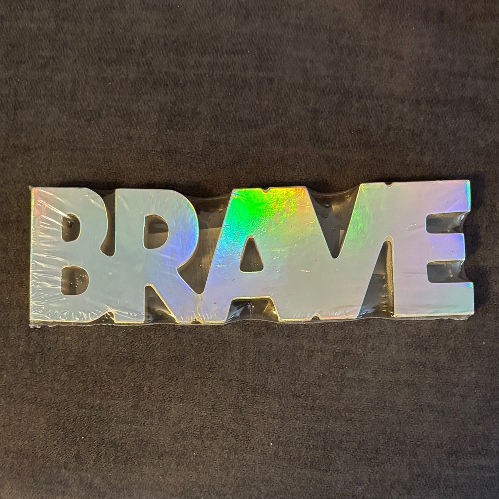 Holographic BRAVE Word Sign Accent